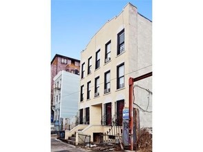 444 Park Ave in Brooklyn, NY - Building Photo - Building Photo