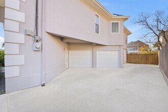 71 Harbor Ln in Kemah, TX - Building Photo - Building Photo