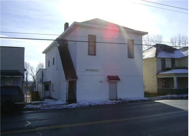 131 E Main St