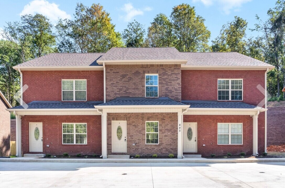 453 Oak St in Clarksville, TN - Foto de edificio