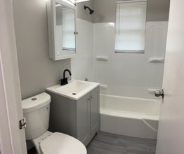 1570 Willard Ave in Newington, CT - Building Photo - Building Photo