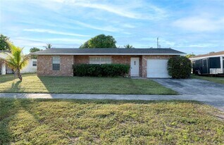2641 NW 44th Ave in Lauderhill, FL - Building Photo