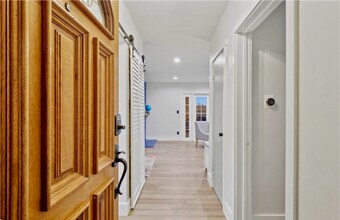 19036 Plummer St in Los Angeles, CA - Building Photo - Building Photo