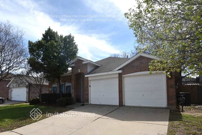 9713 Westmere Ln in Fort Worth, TX - Foto de edificio - Building Photo