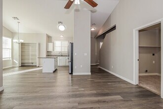 13429 W Peck Dr in Litchfield Park, AZ - Foto de edificio - Building Photo