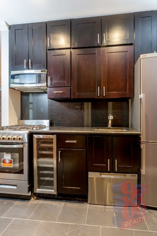 334 E 100th St in New York, NY - Building Photo - Building Photo