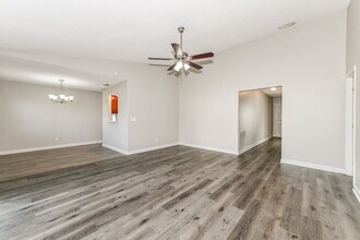 7974 Amandas Crossing Dr E in Jacksonville, FL - Building Photo - Building Photo