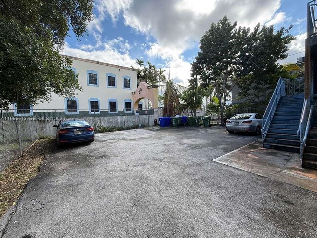 229 NW 10th Ave in Miami, FL - Building Photo - Building Photo