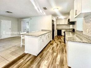 3872 Buckeye Cir in Sarasota, FL - Building Photo - Building Photo