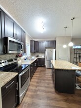 7204 Armour Cres SW in Edmonton, AB - Building Photo - Building Photo