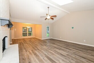 1814 Uvalde St in Mesquite, TX - Foto de edificio - Building Photo