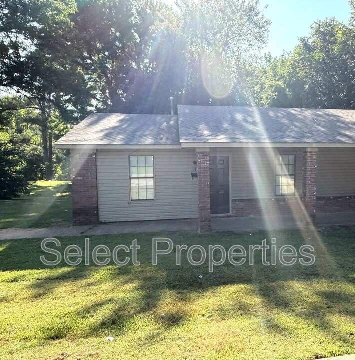 352 N Allis St in Jonesboro, AR - Building Photo
