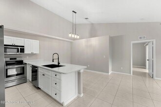 158 Empress Ave, Unit B in Sebastian, FL - Foto de edificio - Building Photo