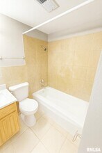 2915 W Cannes Dr in Peoria, IL - Building Photo - Building Photo