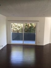 2025 S Shenandoah St in Los Angeles, CA - Foto de edificio - Building Photo