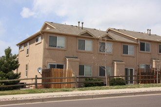 2275-2293 Golden Gate in Colorado Springs, CO - Foto de edificio - Building Photo