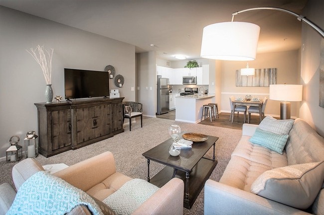 Woodlake in Gurnee, IL - Building Photo - Building Photo