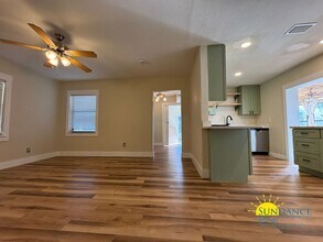 370 Osborne Dr NE in Fort Walton Beach, FL - Building Photo - Building Photo