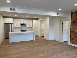 692 N High St in Columbus, OH - Foto de edificio - Interior Photo