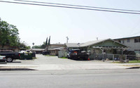 4043-4045 La Rica Ave in Baldwin Park, CA - Foto de edificio - Building Photo