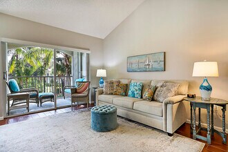 272 Village Blvd in Tequesta, FL - Building Photo - Building Photo