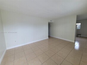 3425 SW 89th Ave in Miami, FL - Building Photo - Building Photo