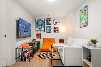 53 Edith Cres NW, Unit SI ID1314558P in Calgary, AB - Building Photo - Building Photo