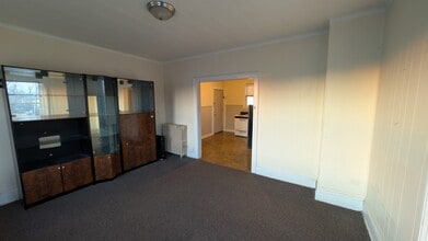 65 Main St, Unit Unit 2 in South Bound Brook, NJ - Building Photo - Building Photo