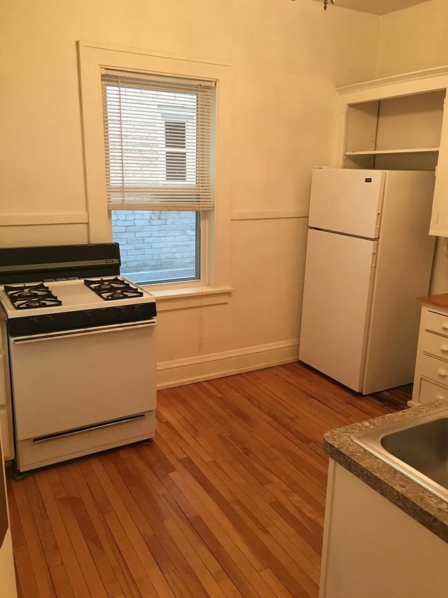 2222 N Girard Ave in Minneapolis, MN - Building Photo - Building Photo