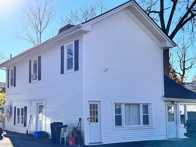 41 Willow Ave in Cornwall, NY - Building Photo - Building Photo