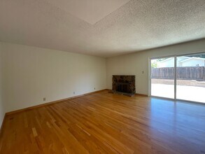 3075 Vía Del Sol in San Jose, CA - Building Photo - Building Photo