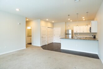 M34 Apartments in Omaha, NE - Building Photo - Interior Photo