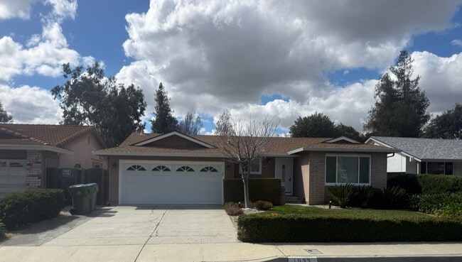 property at 1933 Grosvenor Dr