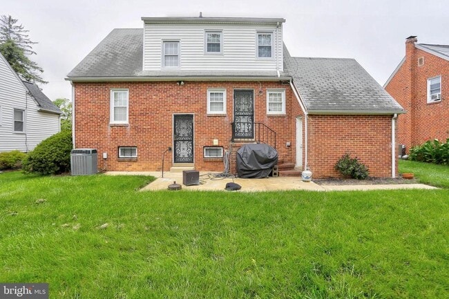 property at 7 Randall Ave