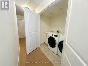 118 Credit Ln in Richmond Hill, ON - Building Photo - Building Photo