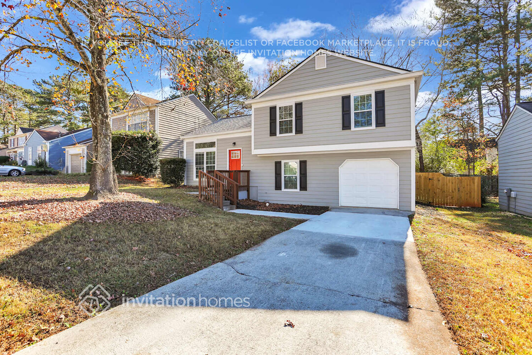 6405 Laurel Post Ct in Lithonia, GA - Building Photo