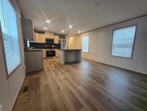 52705 Van Buren Dr in Chesterfield, MI - Building Photo - Building Photo