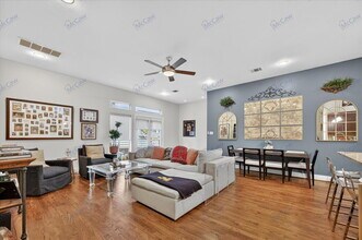 5618 Lindell Ave in Dallas, TX - Building Photo - Building Photo