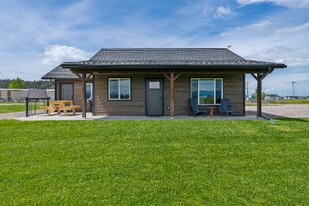 327 Commerce Way in Kalispell, MT - Building Photo