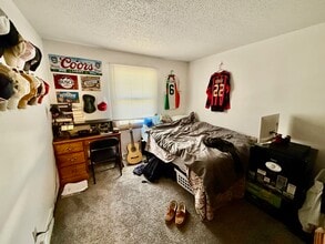 902 Cedar River Dr NW in Waverly, IA - Building Photo - Building Photo