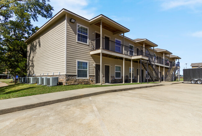 409 Nacogdoches St in Center, TX - Foto de edificio - Primary Photo