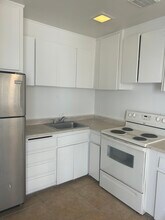 6340 Casada Way, Unit A in Las Vegas, NV - Building Photo - Building Photo