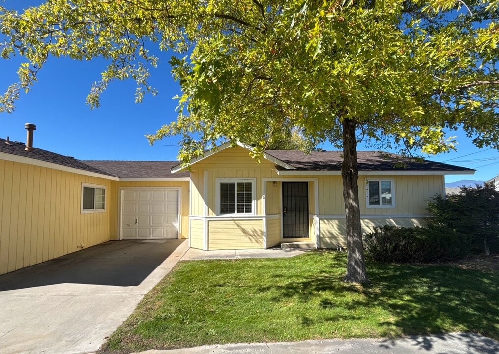 1348 Kimmerling Rd in Gardnerville, NV - Building Photo