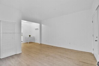 544 Michigan Ave in Miami Beach, FL - Building Photo - Building Photo