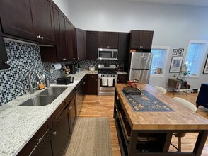 1929 W Montrose Ave in Chicago, IL - Building Photo - Building Photo