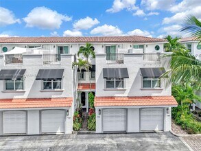 742 NE 7th Ave in Fort Lauderdale, FL - Building Photo - Building Photo