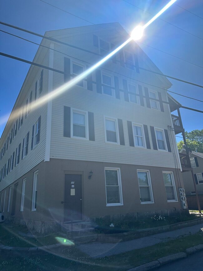20 River St Apartments and Nearby Millbury Apartments For Rent Millbury, MA