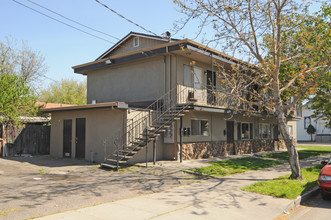 301 Hilborn St in Lodi, CA - Building Photo - Building Photo