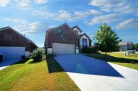 101 Alcantara Dr in Boerne, TX - Foto de edificio - Building Photo