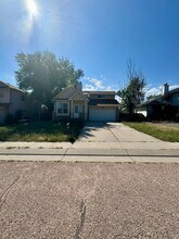 560 Lindstrom Dr in Colorado Springs, CO - Building Photo - Building Photo